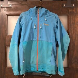 Patagonia women’s soft shell jacket